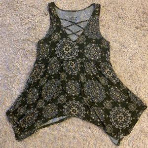 Mandala print tank with sharkbite hem